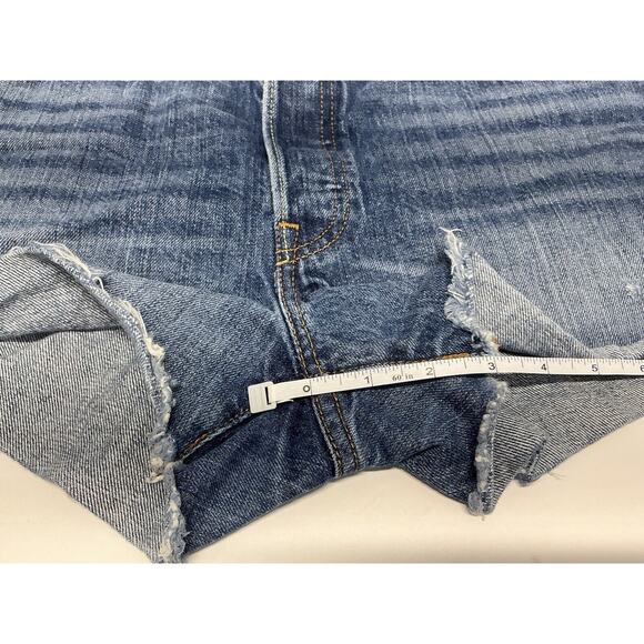 Levi's Womens 501 Jean Shorts Size 32 Medium Wash Denim Cut Off Style Button Fly - Picture 4 of 11